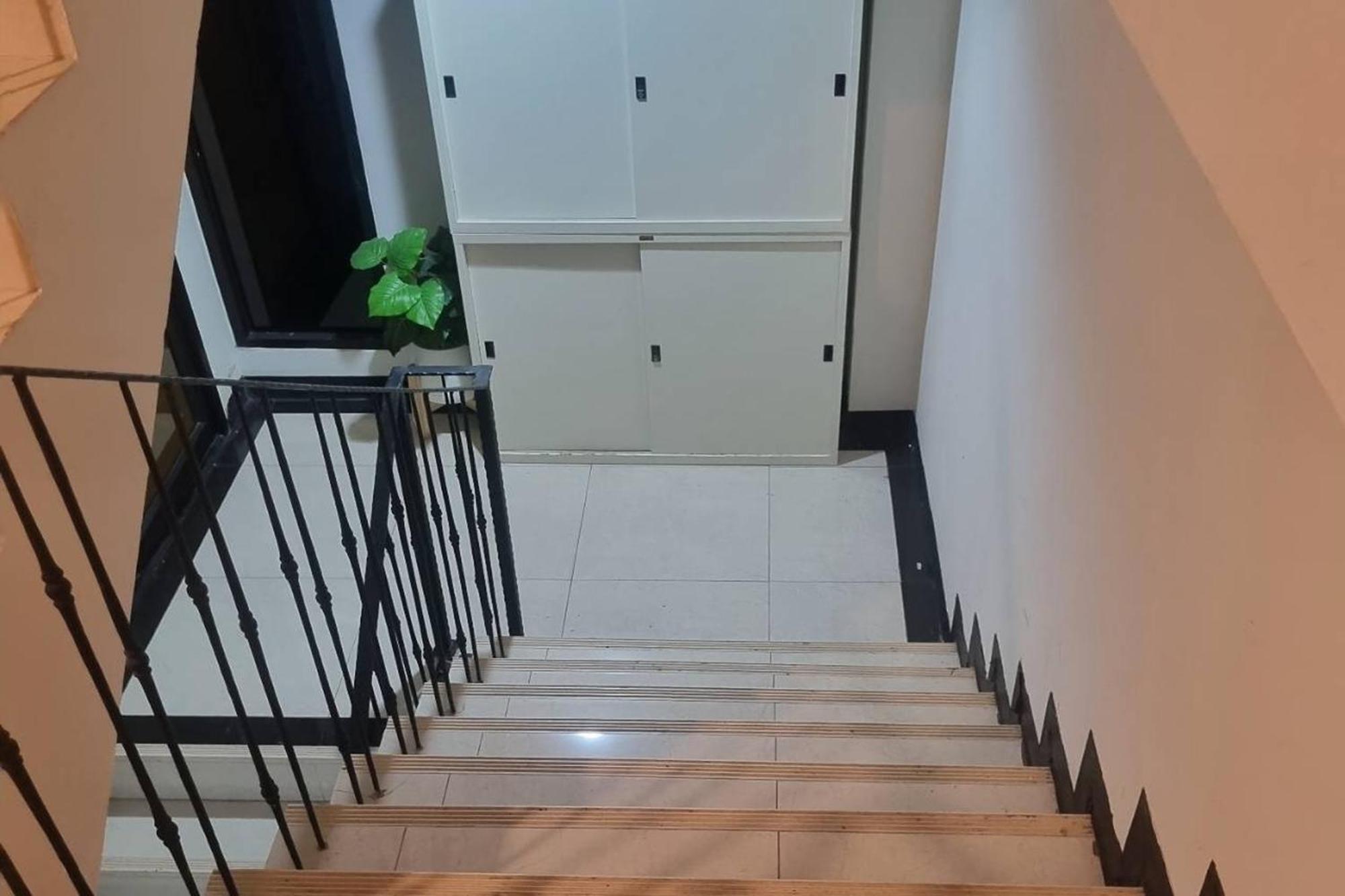 Bnb98 Silom Hotel Бангкок Экстерьер фото