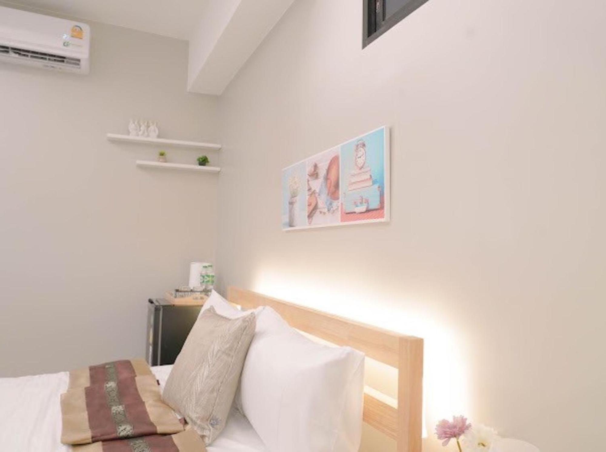 Bnb98 Silom Hotel Бангкок Экстерьер фото