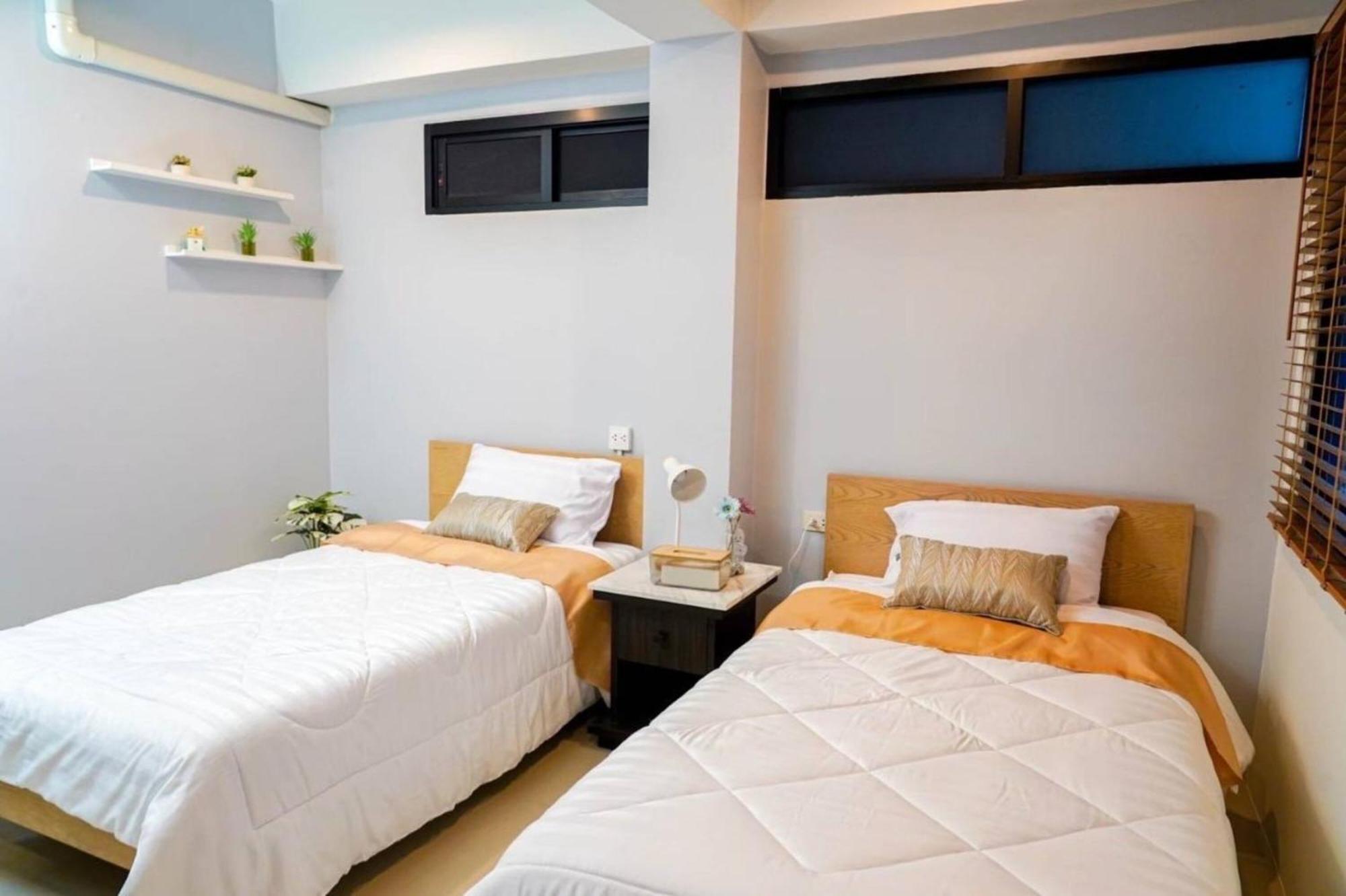 Bnb98 Silom Hotel Бангкок Экстерьер фото