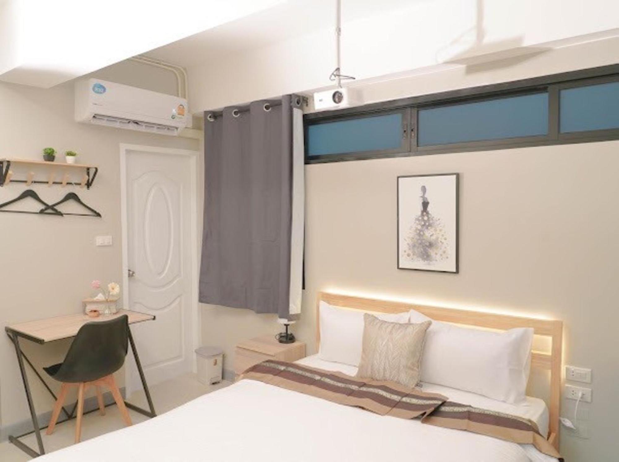 Bnb98 Silom Hotel Бангкок Экстерьер фото