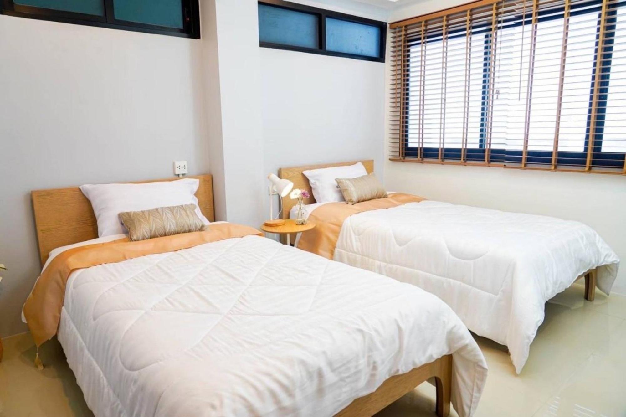 Bnb98 Silom Hotel Бангкок Экстерьер фото