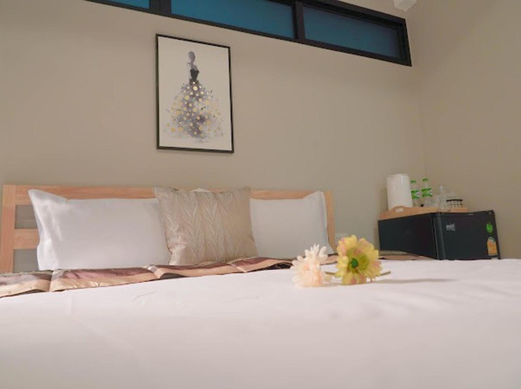 Bnb98 Silom Hotel Бангкок Экстерьер фото