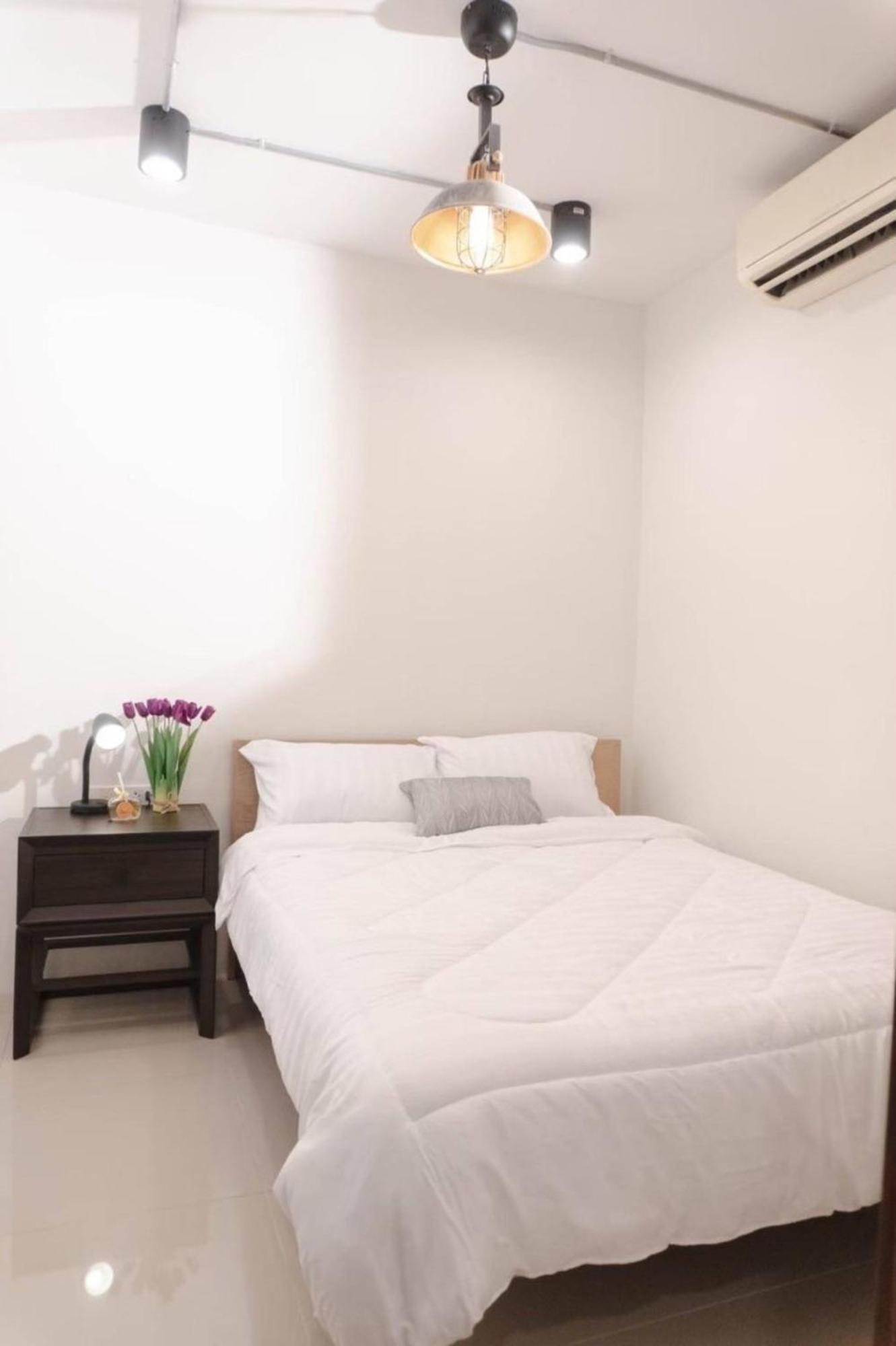 Bnb98 Silom Hotel Бангкок Экстерьер фото