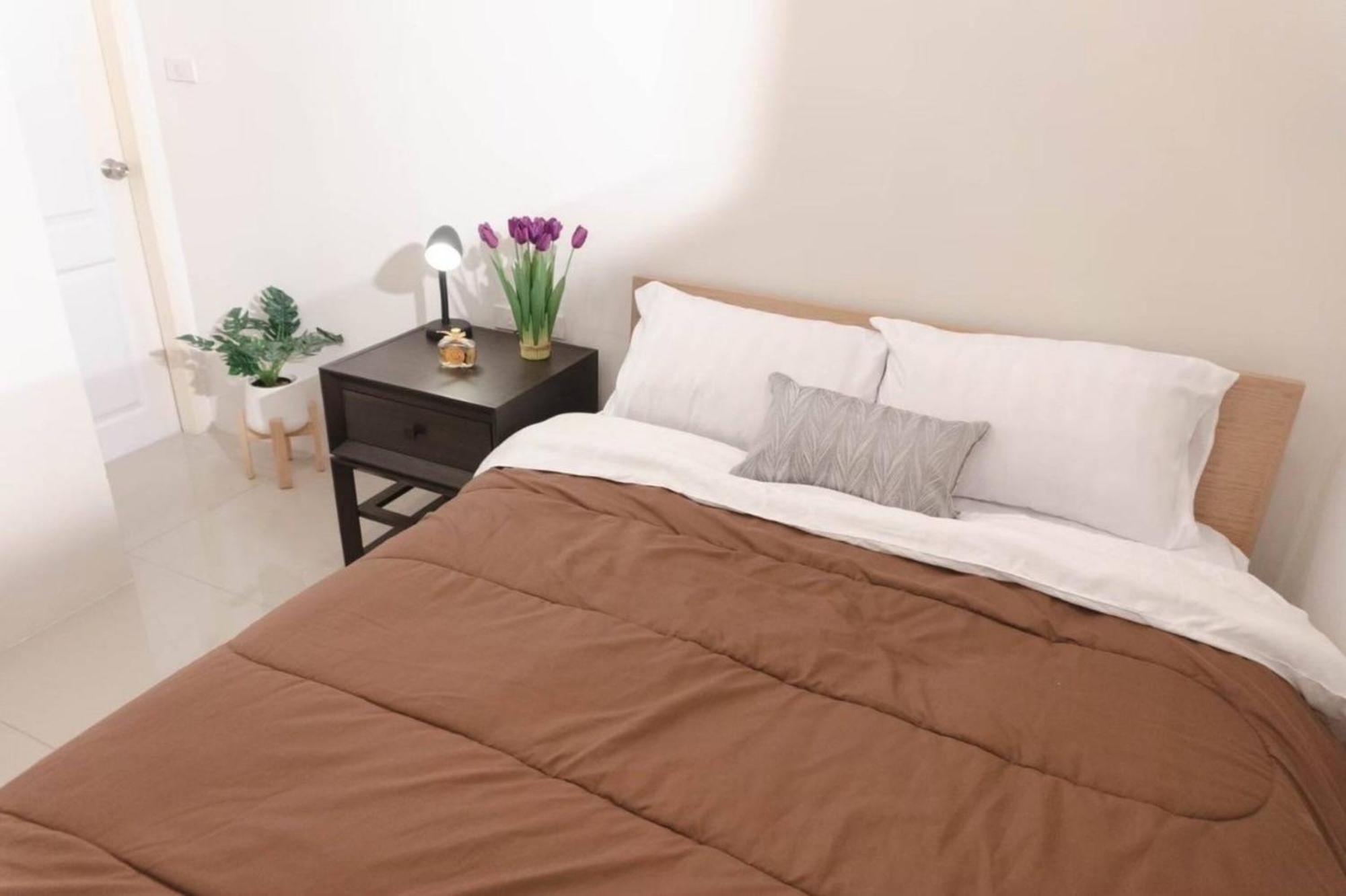 Bnb98 Silom Hotel Бангкок Экстерьер фото