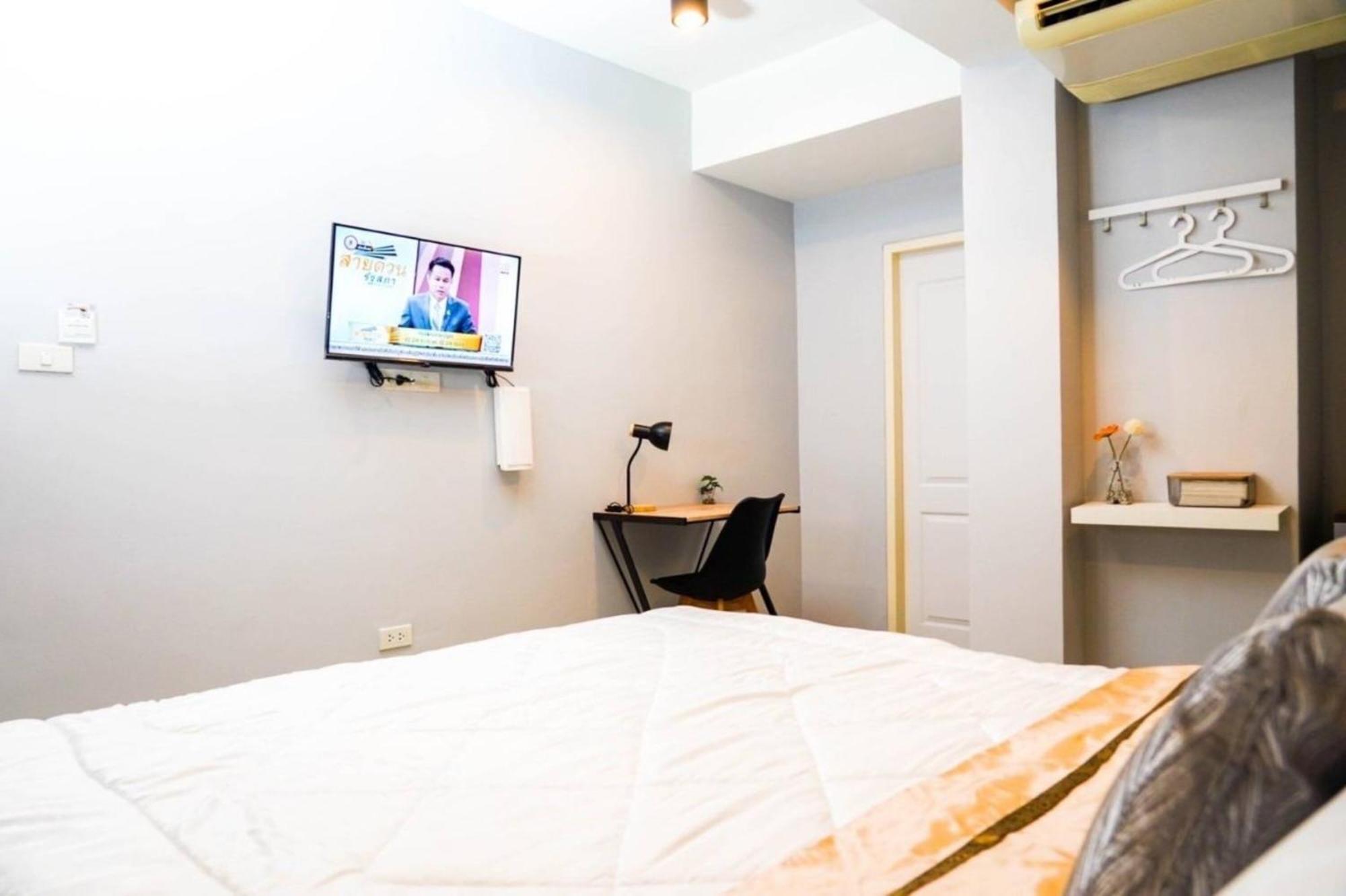 Bnb98 Silom Hotel Бангкок Экстерьер фото