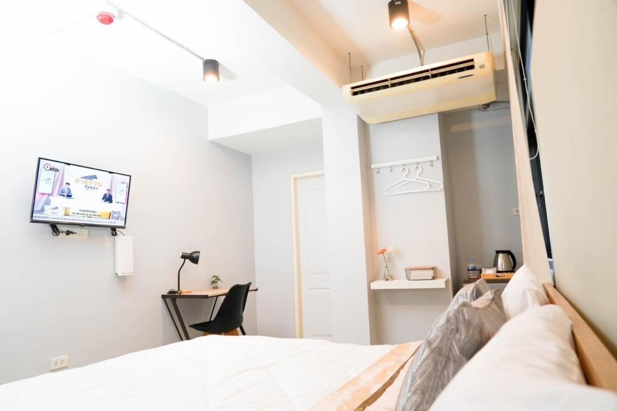 Bnb98 Silom Hotel Бангкок Экстерьер фото