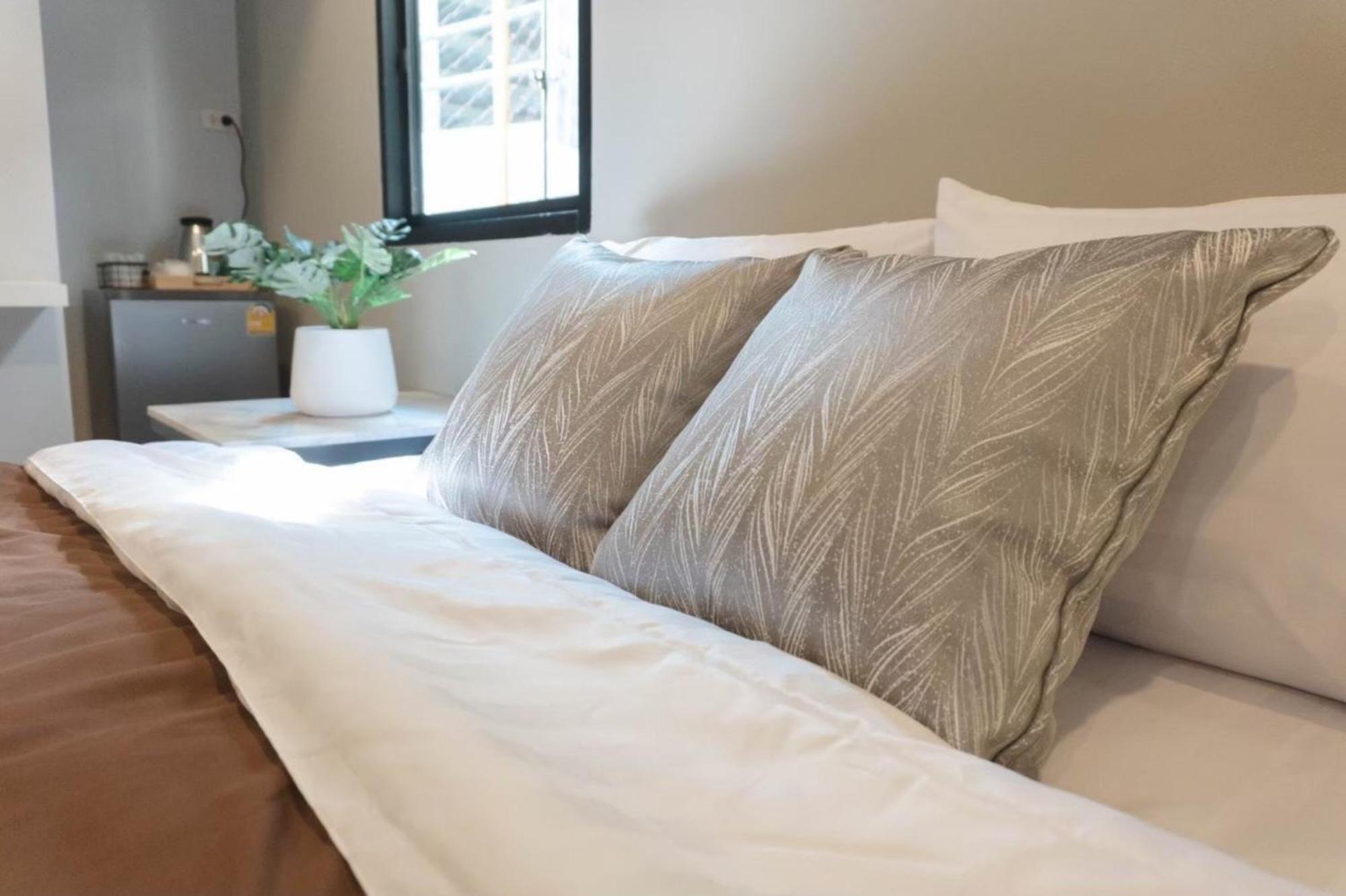 Bnb98 Silom Hotel Бангкок Экстерьер фото