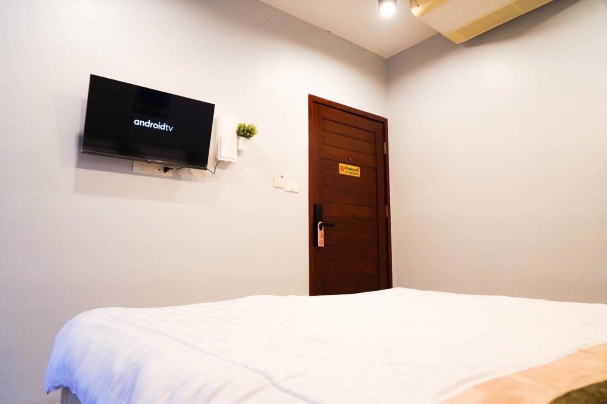 Bnb98 Silom Hotel Бангкок Экстерьер фото